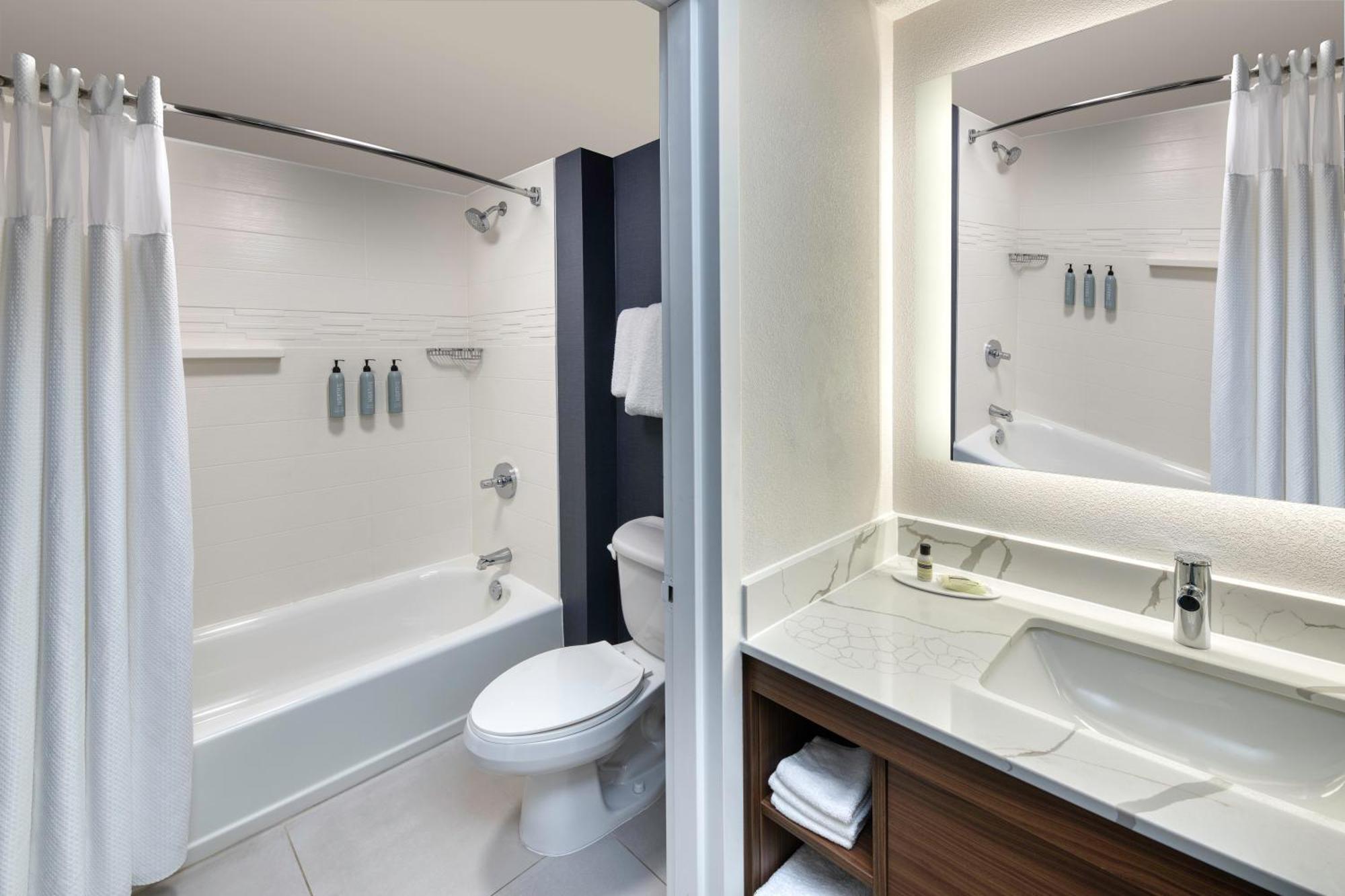 Hotel By Marriott
